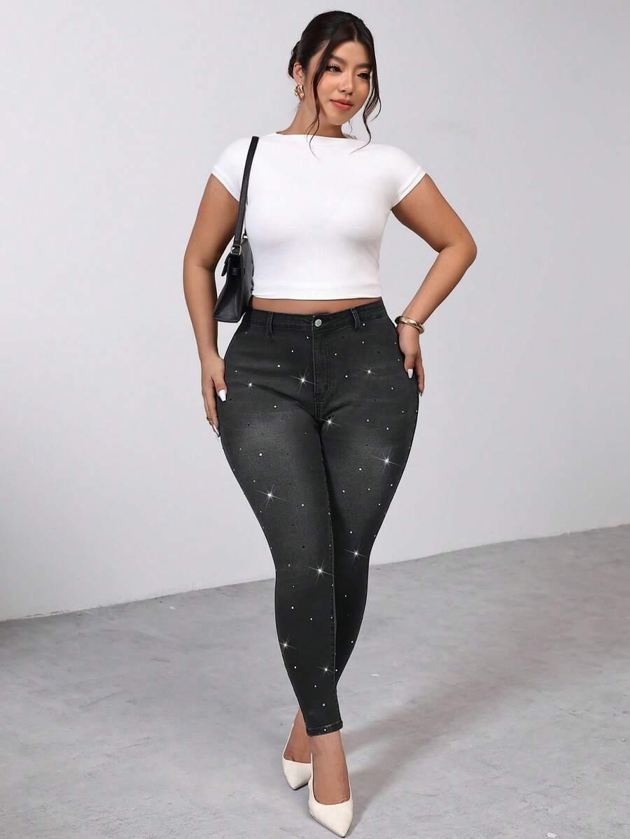 czarne spodnie jeans rurki