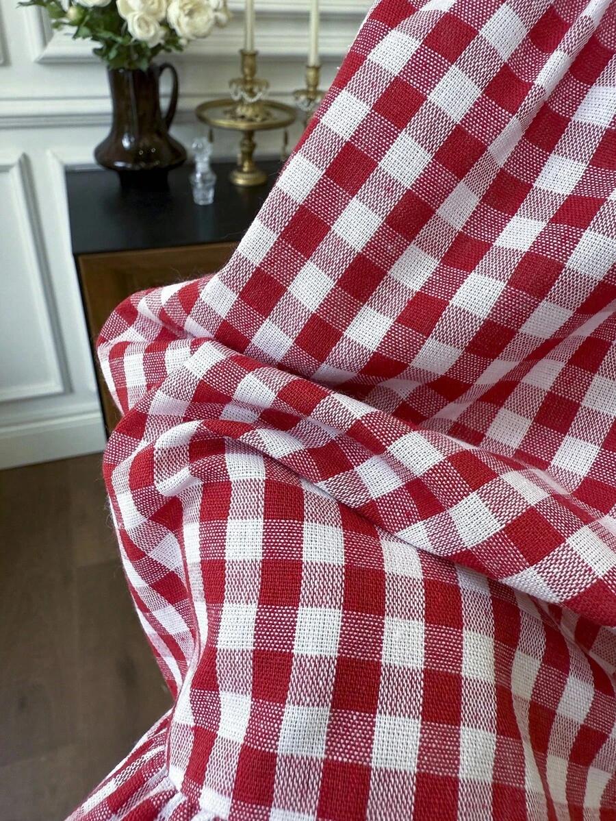 SUKIENKA W KRATĘ