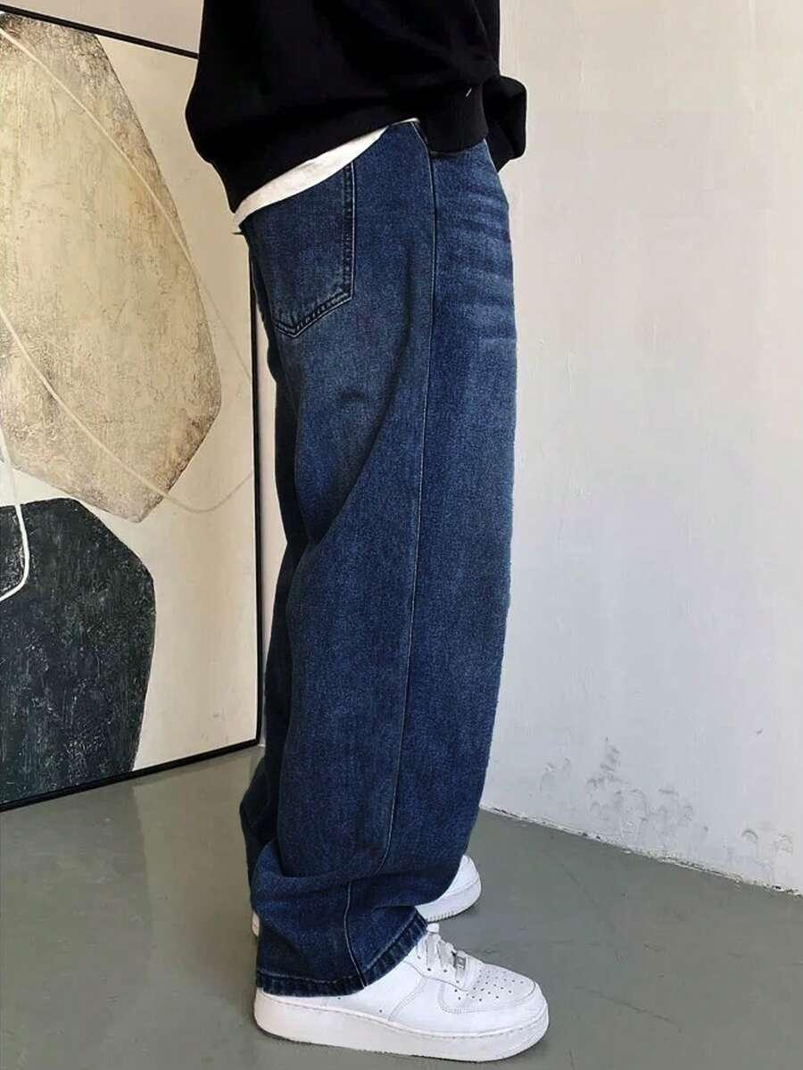 niebieskie spodnie jeans