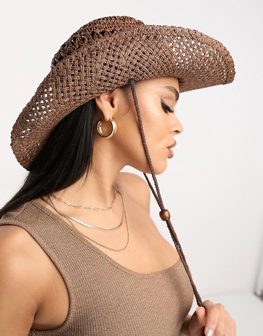 brązowy kowbojski kapelusz