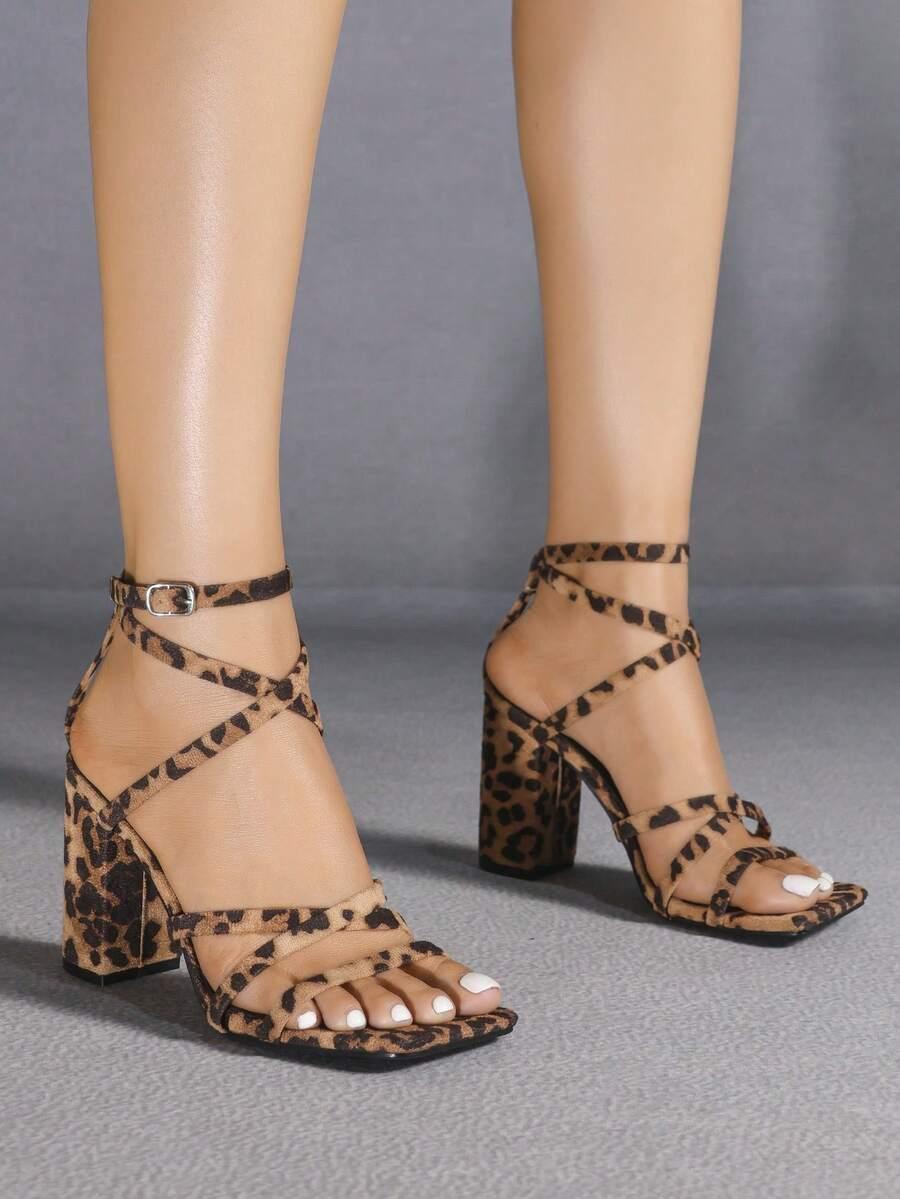 sandały obcas animal print