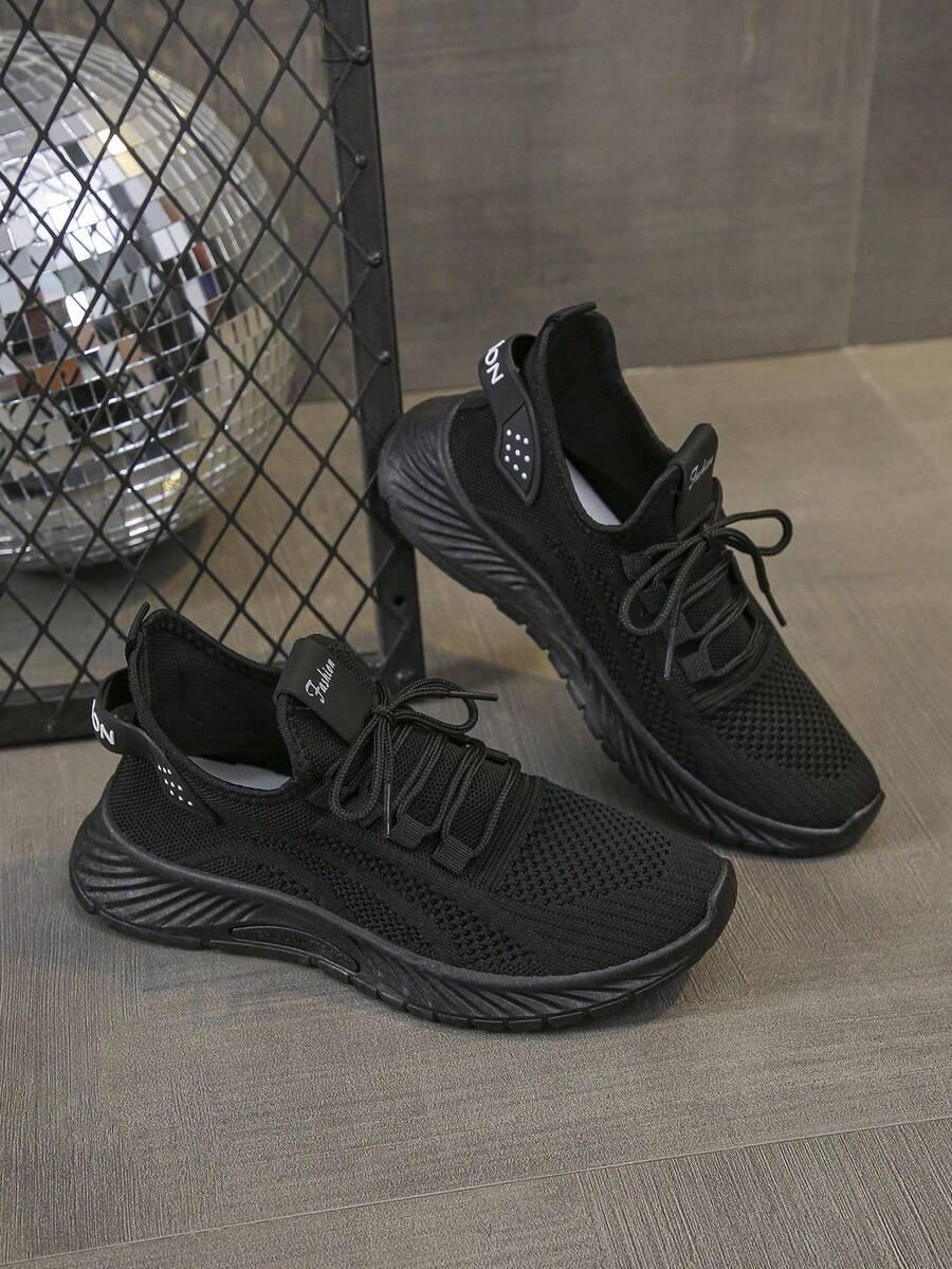czarne sportowe buty