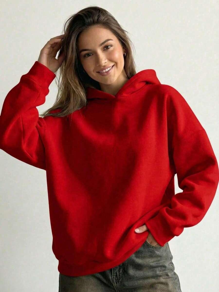 czerwona bluza z kapturem 