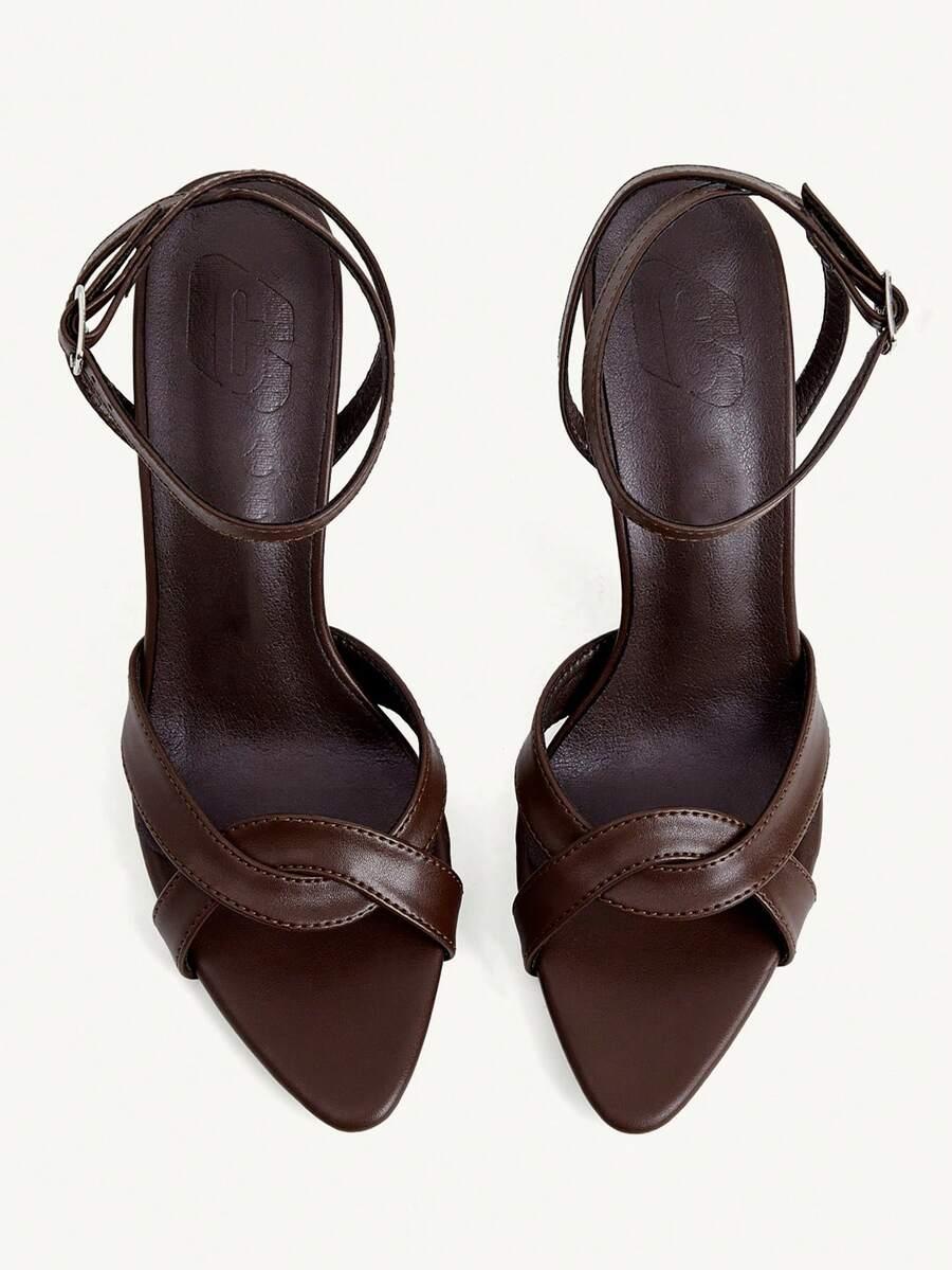 brązowe sandały obcas