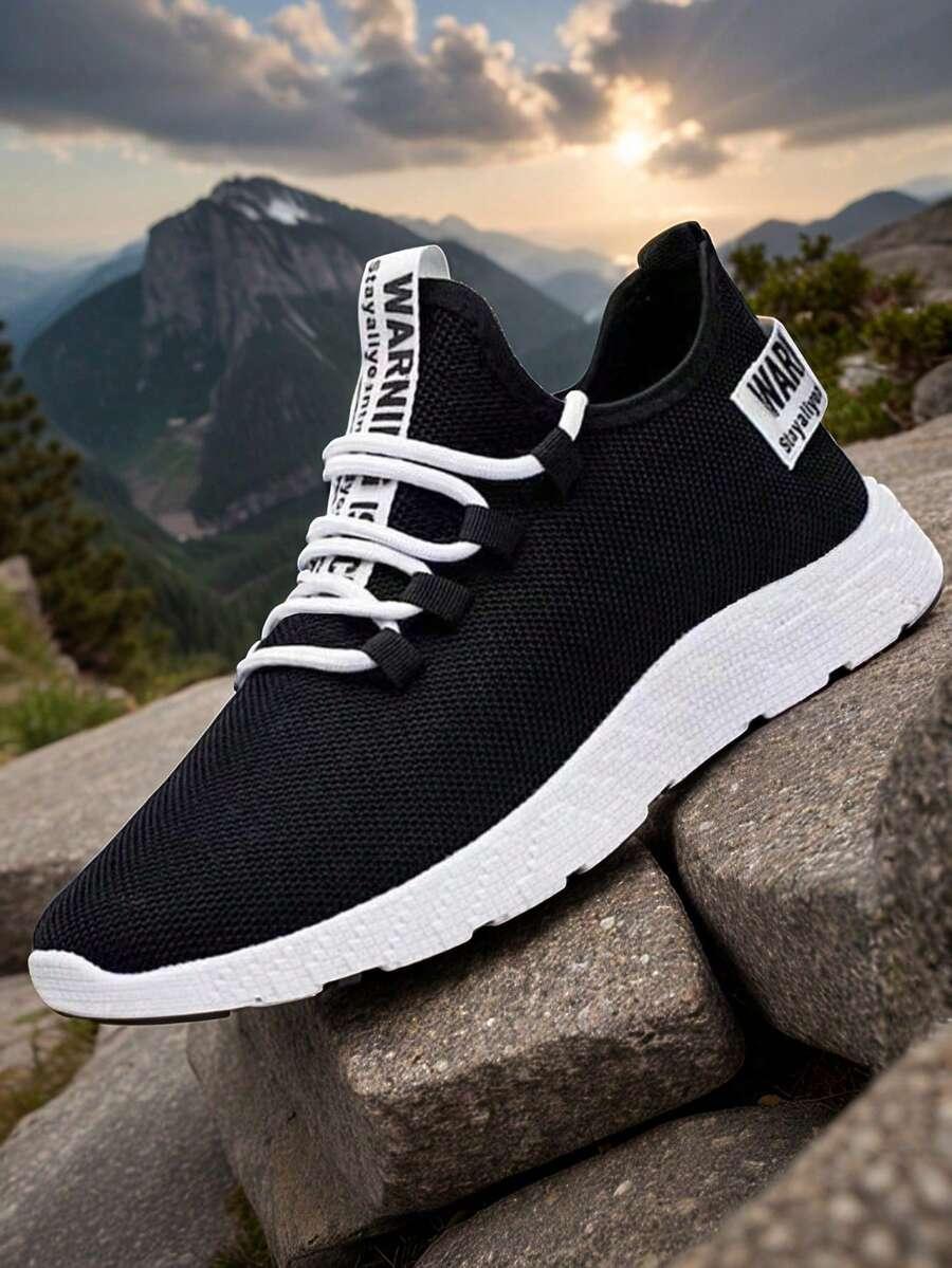 czarne buty sportowe