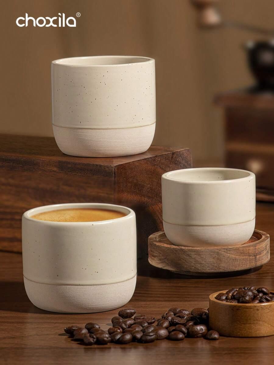 beżowa ceramiczna filżanka