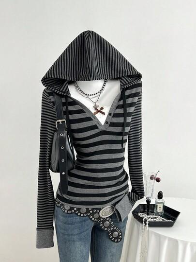 sweter w paski