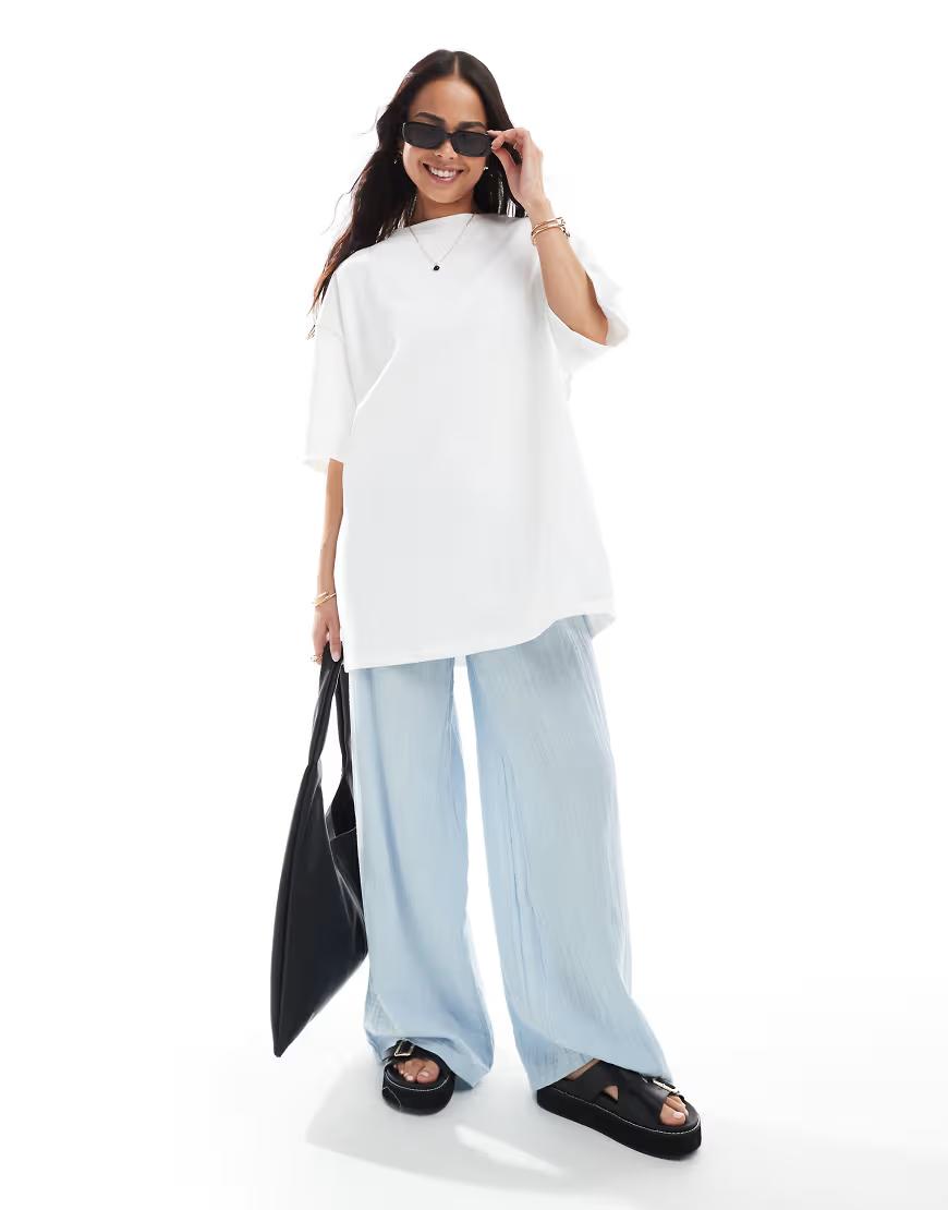 BIAŁY T-SHIRT OVERSIZE