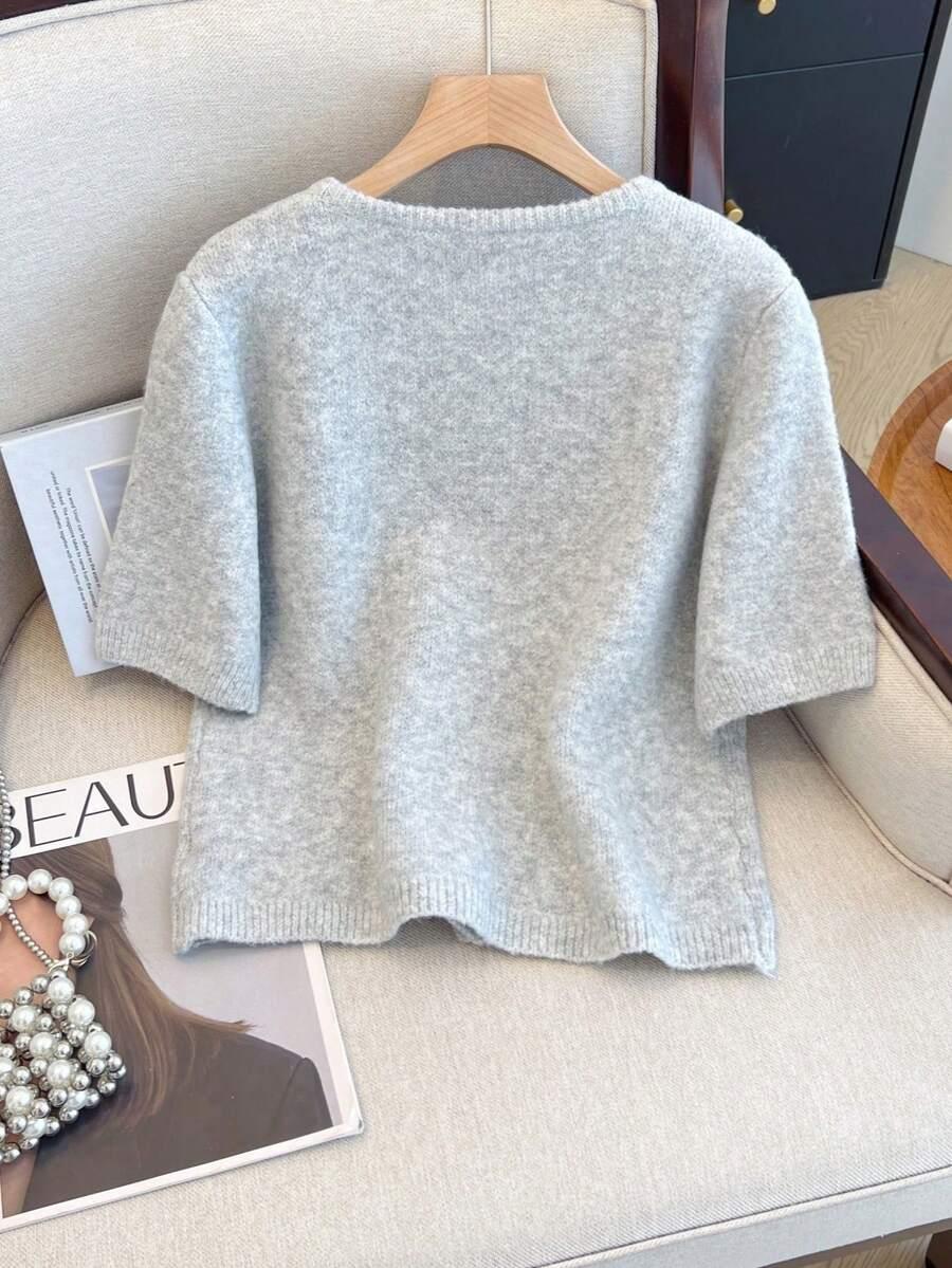 SWETER Z KRÓTKIM RĘKAWEM GUZIKI