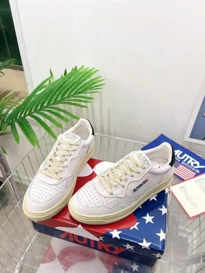 BIAŁE SZNUROWANE BUTY SPORTOWE 