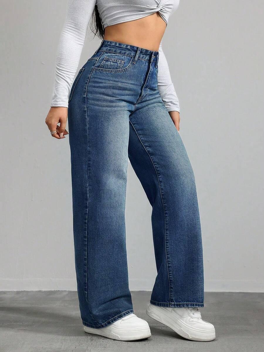 niebieskie spodnie jeans