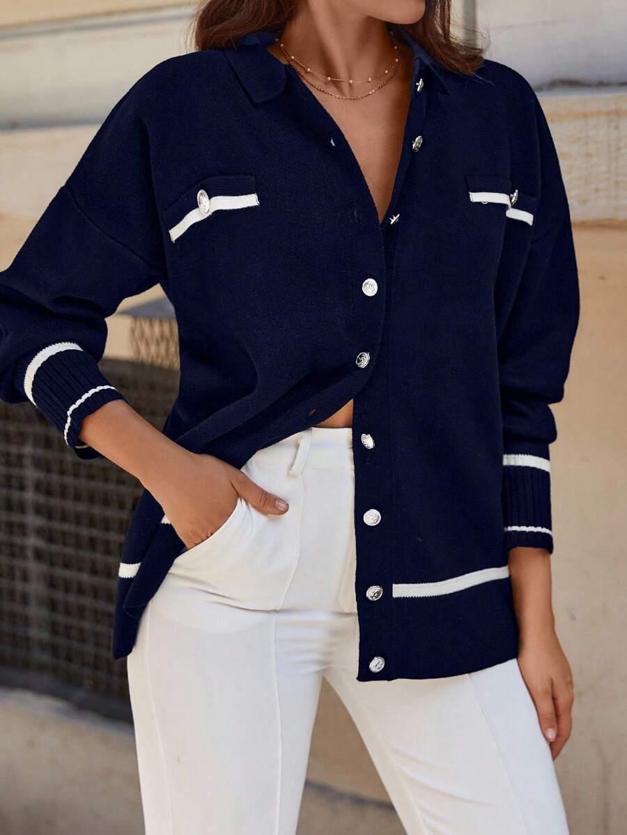 granatowy sweter guziki