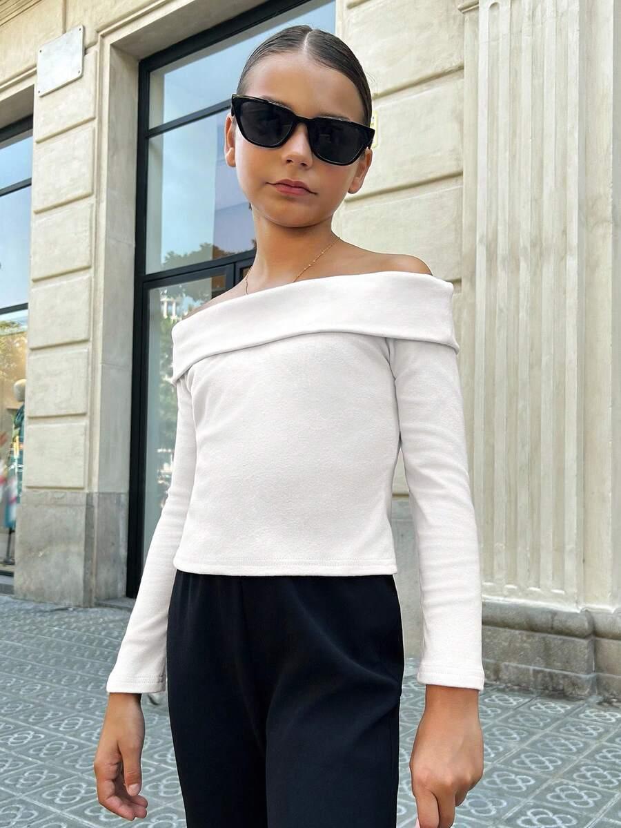 biała bluzka odkryte ramiona