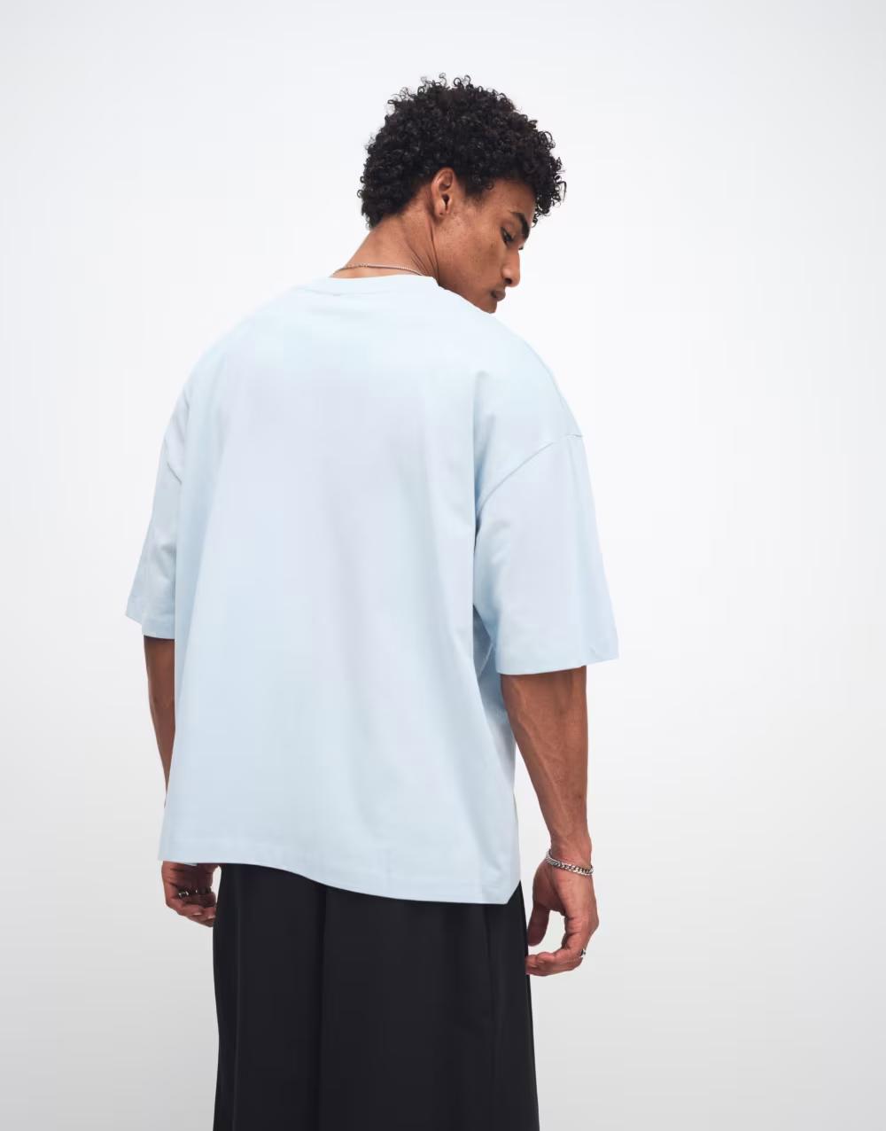 NIEBIESKI T-SHIRT NADRUK