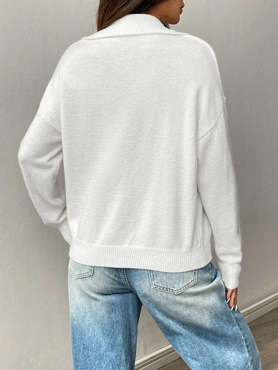 BIAŁY SWETER V-NECK