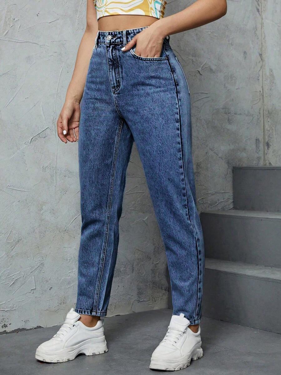 niebieskie spodnie jeans