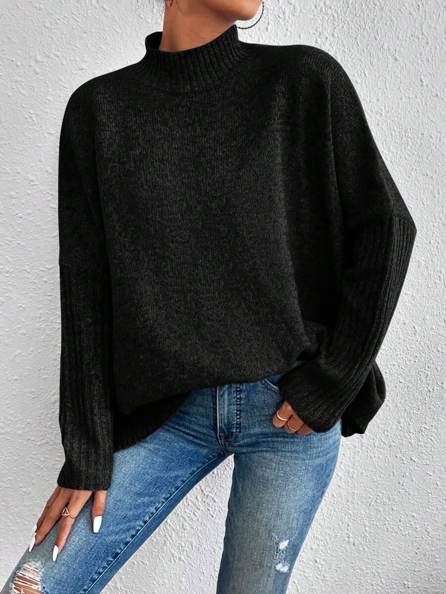 CZARNY LUŹNY SWETER