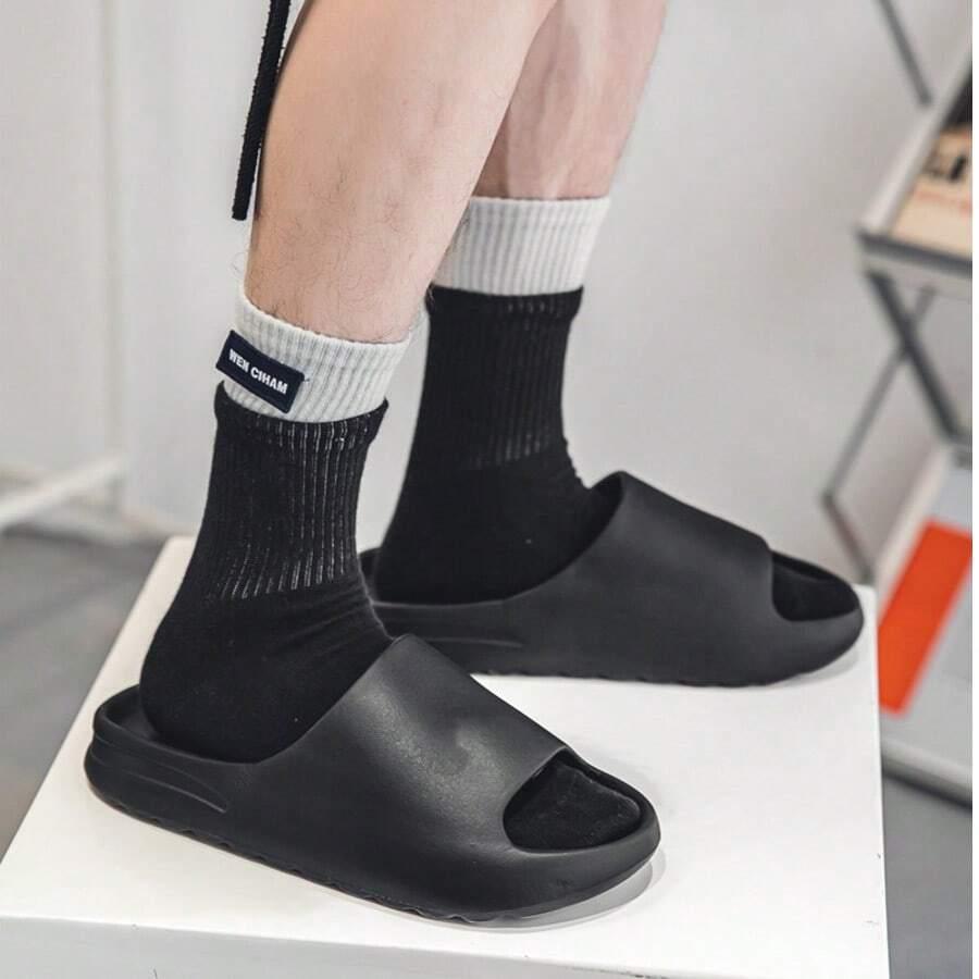 CZARNE KLAPKI CASUAL