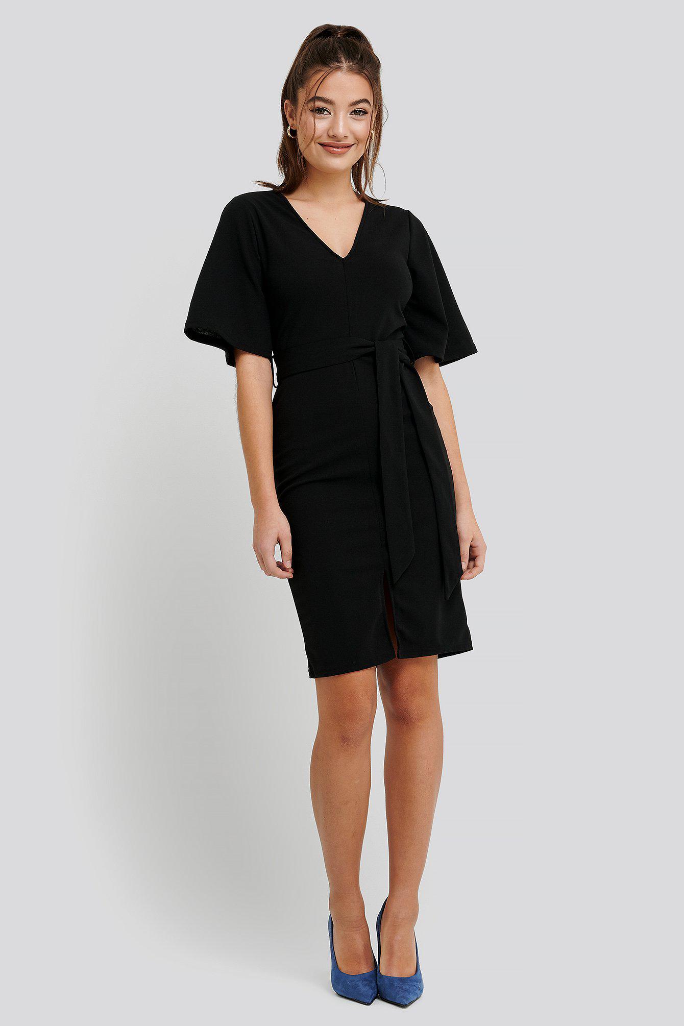 czarna ołówkowa sukienka v-neck