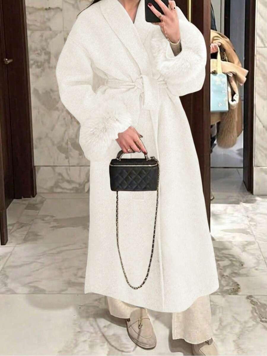 kremowy klasyczny płaszcz