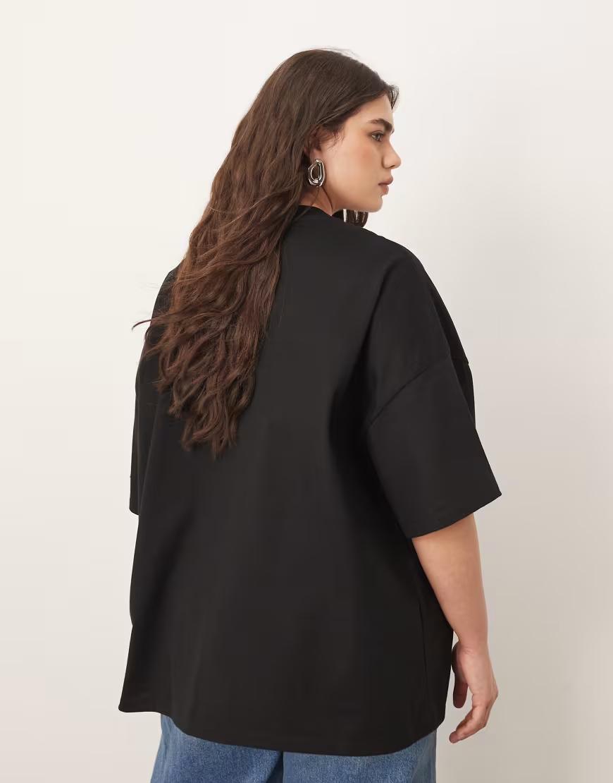 CZARNY T-SHIRT OVERSIZE