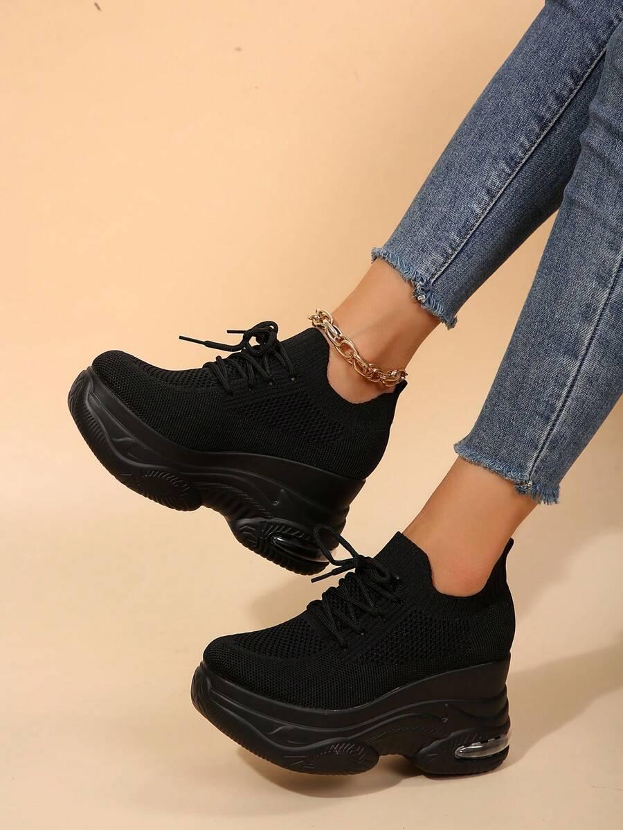 czarne buty sportowe 