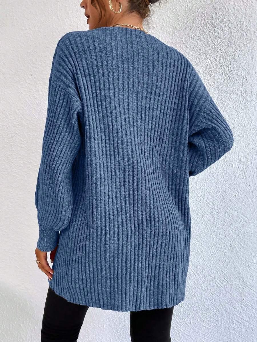 NIEBIESKI SWETER NARZUTKA 