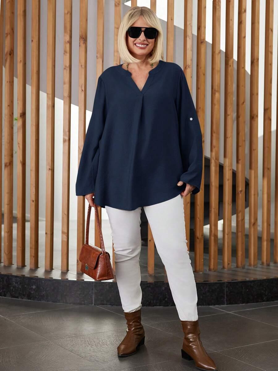 granatowa bluzka v-neck