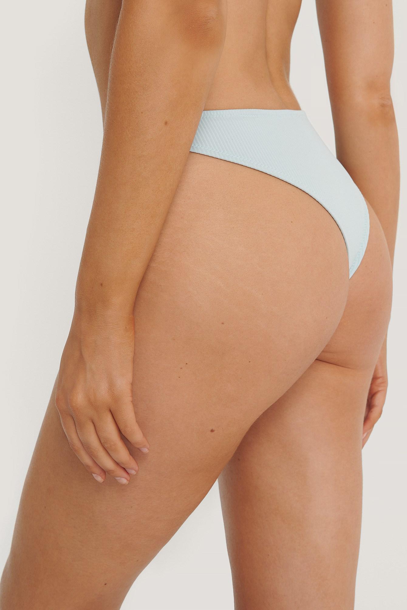 dół od bikini prążki 