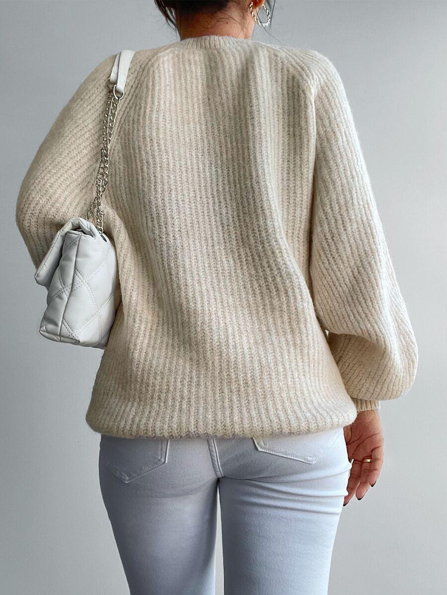 BEŻOWY OVERSIZOWY DZIANINOWY SWETER 