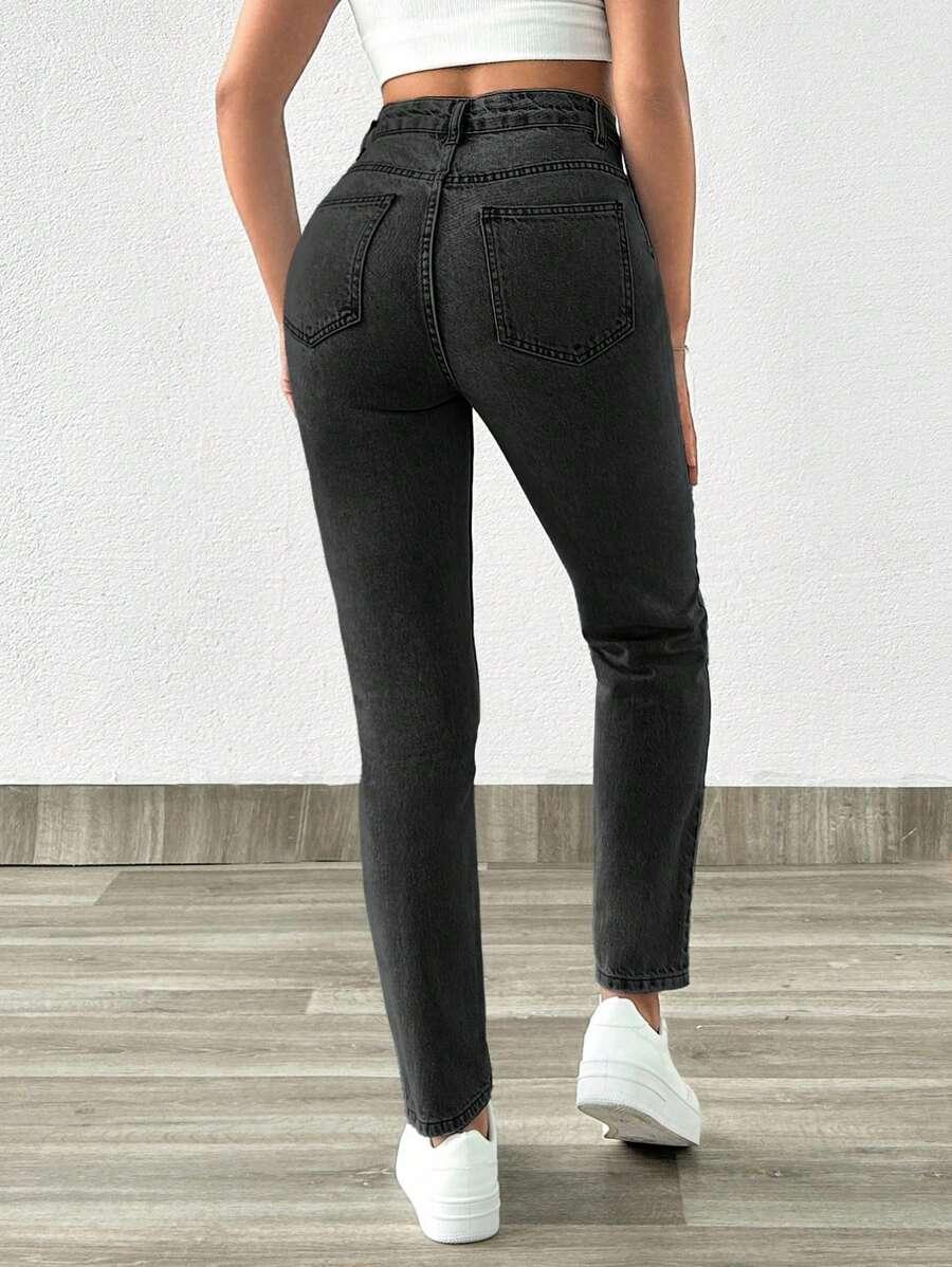czarne spodnie mom jeans