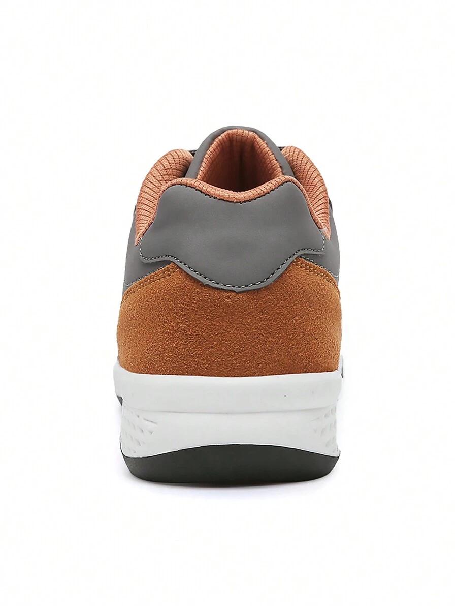 szare buty sportowe