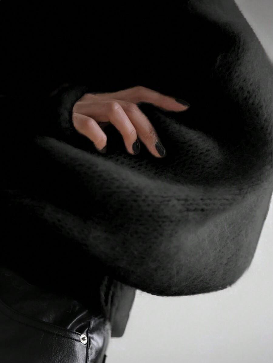 CZARNY DZIANINOWY SWETER