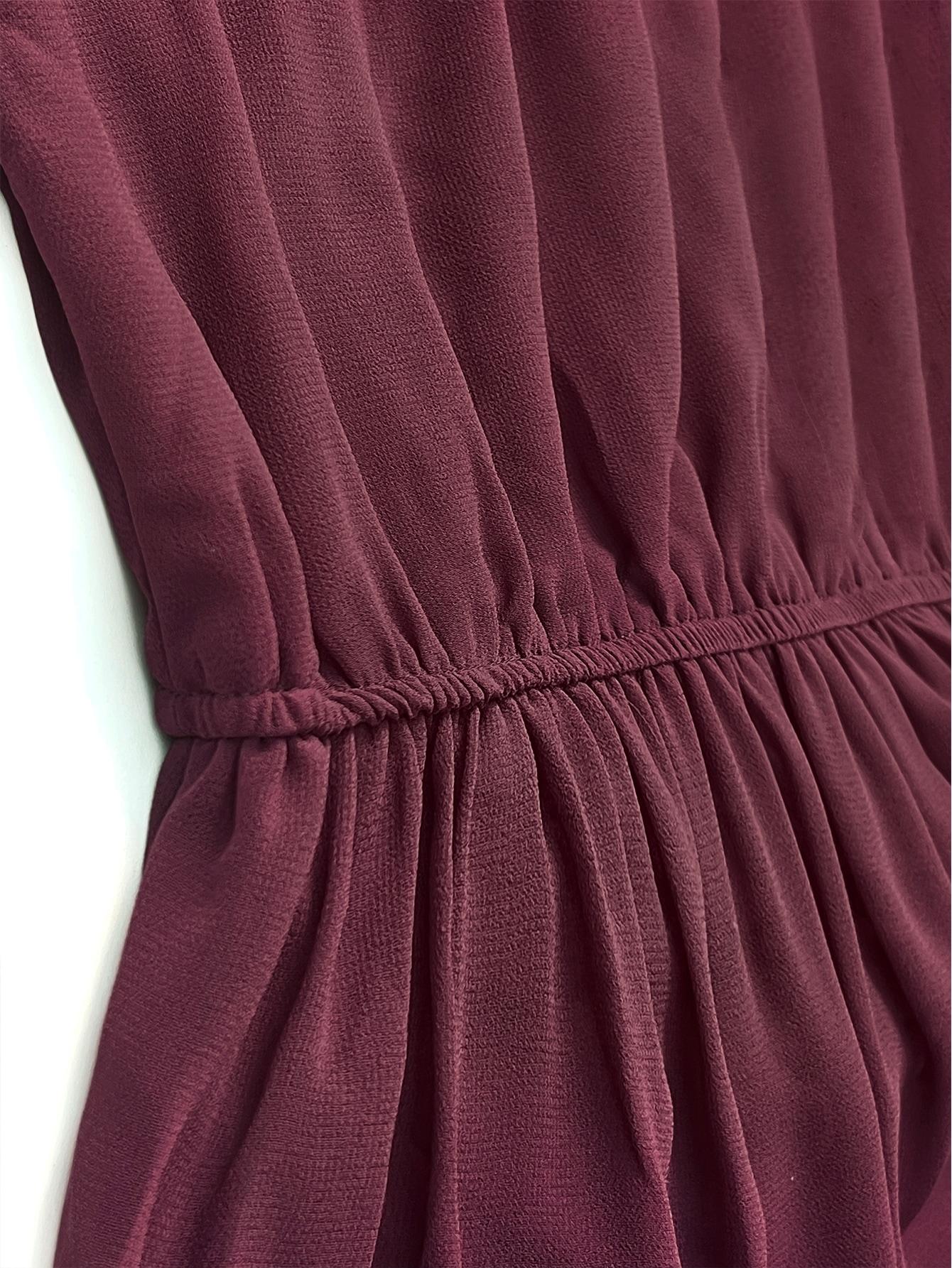 bordowa sukienka v-neck