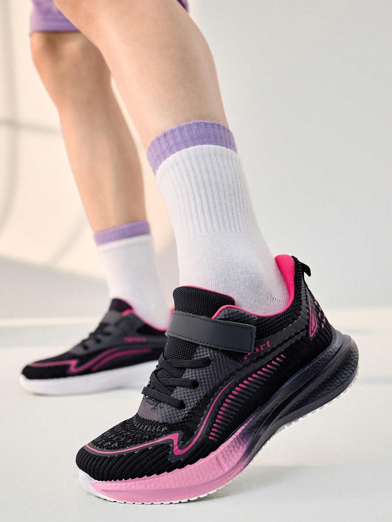 czarne buty sportowe