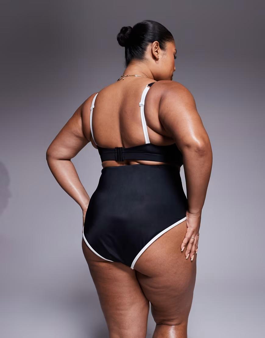 DÓŁ OD BIKINI
