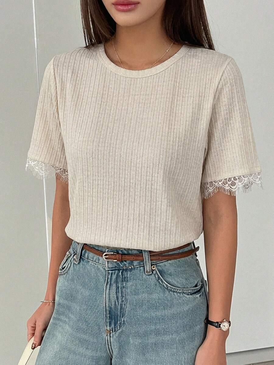 KREMOWY T-SHIRT koronka