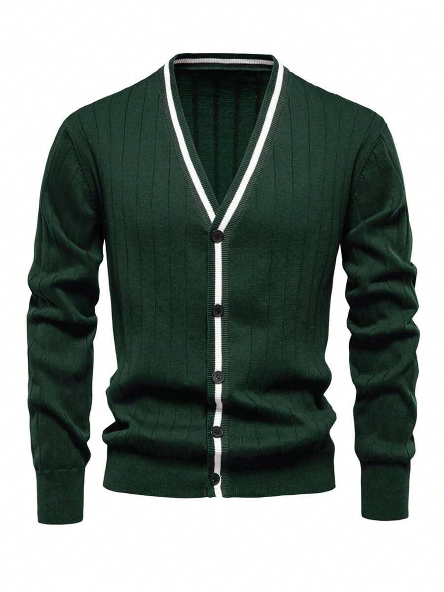zielony sweter guziki