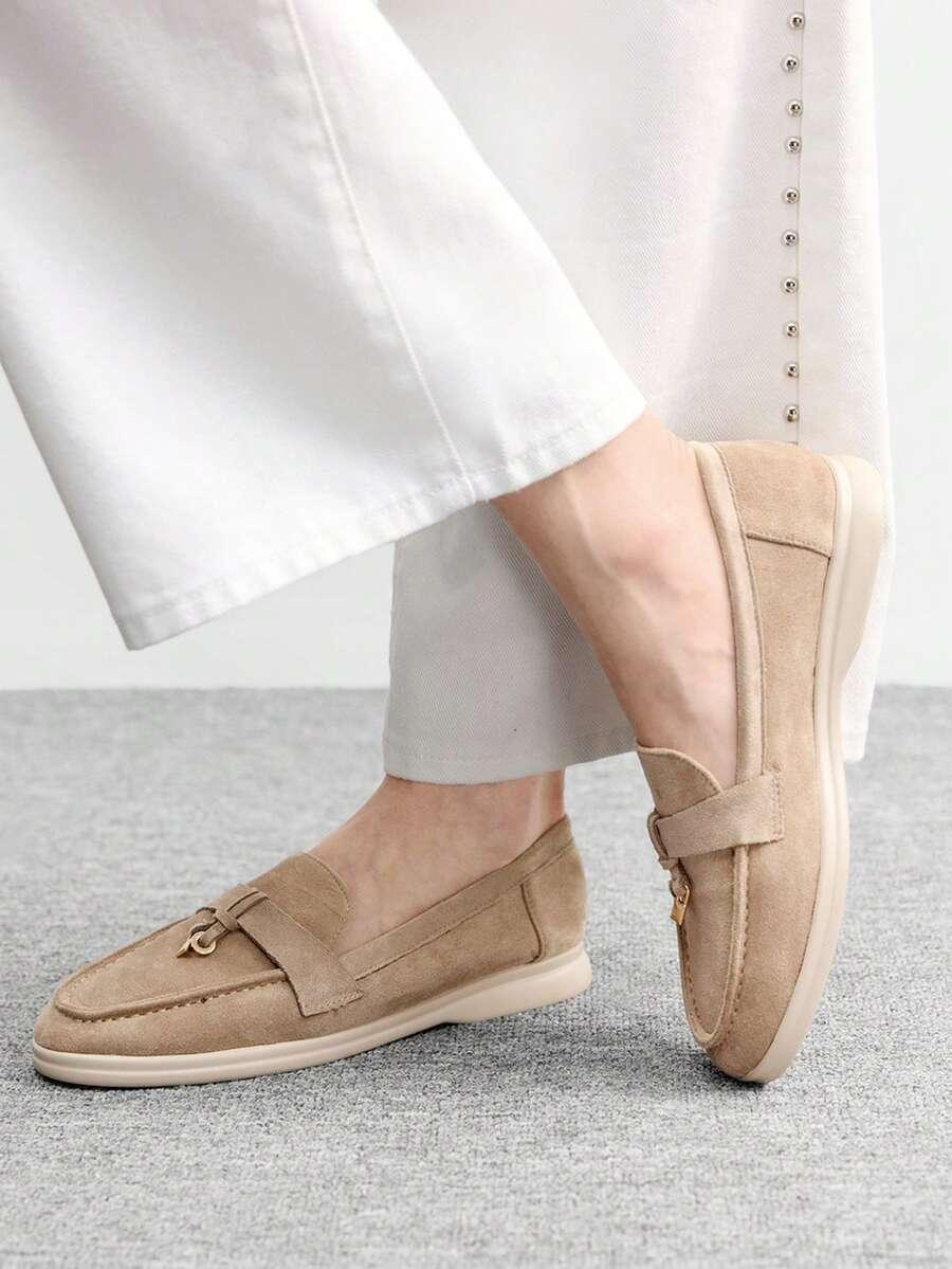beżowe mokasyny casual