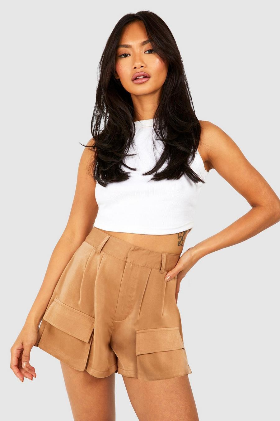KRÓTKIE SPODENKI Z WYSOKIM STANEM BOJÓWKI 