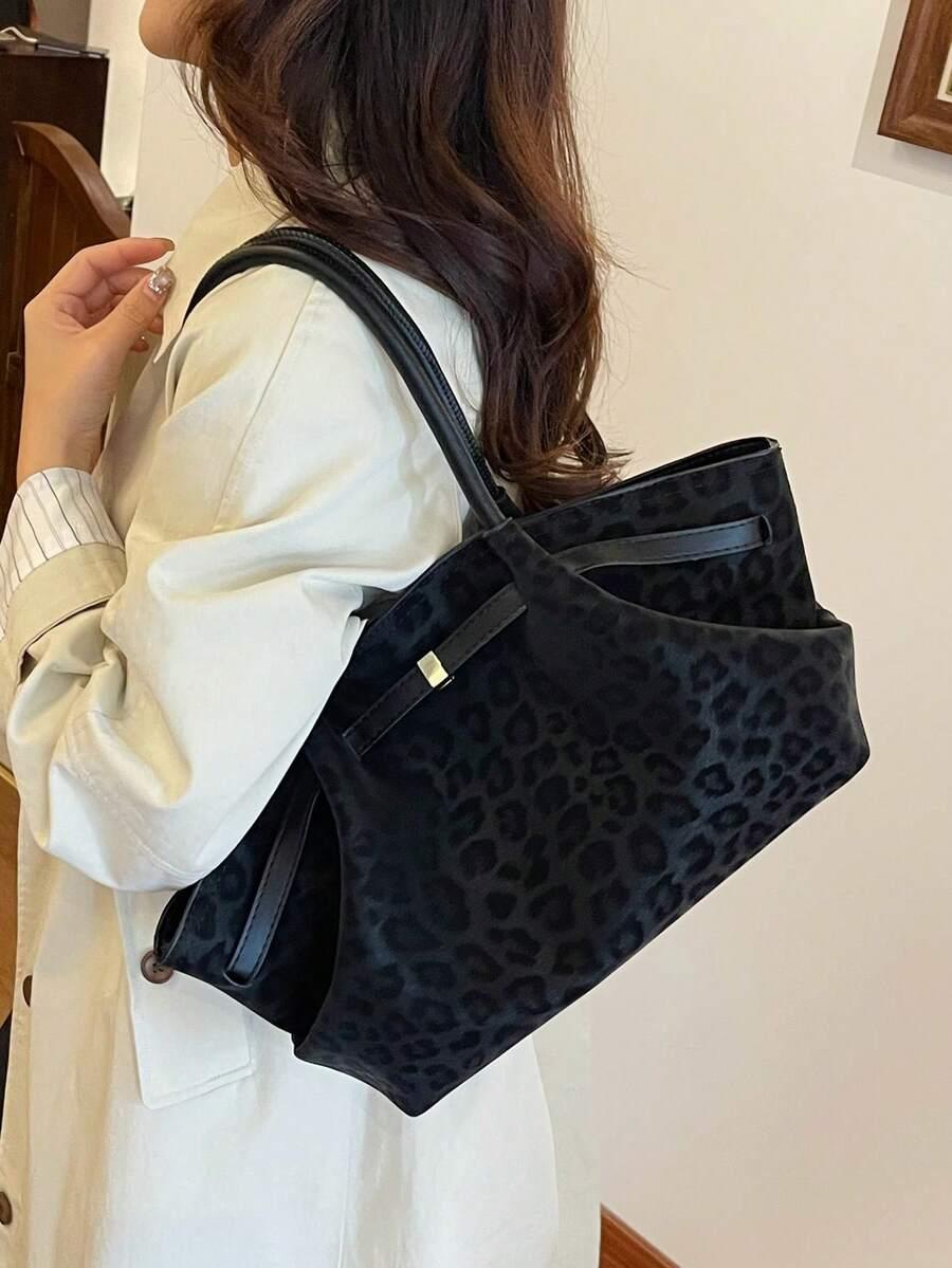 czarna torebka animal print