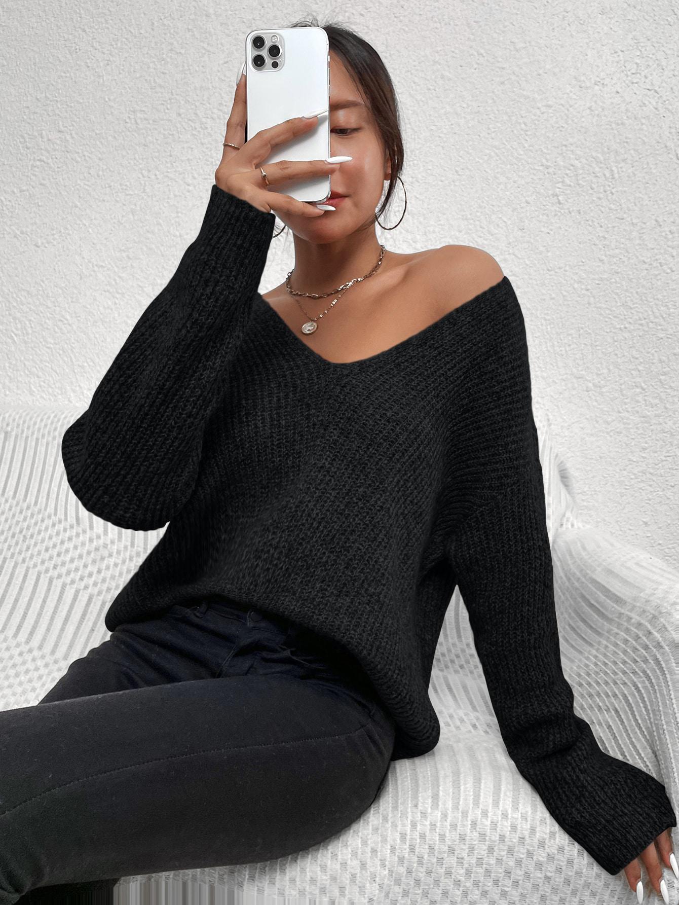 CZARNY SWETER V-NECK