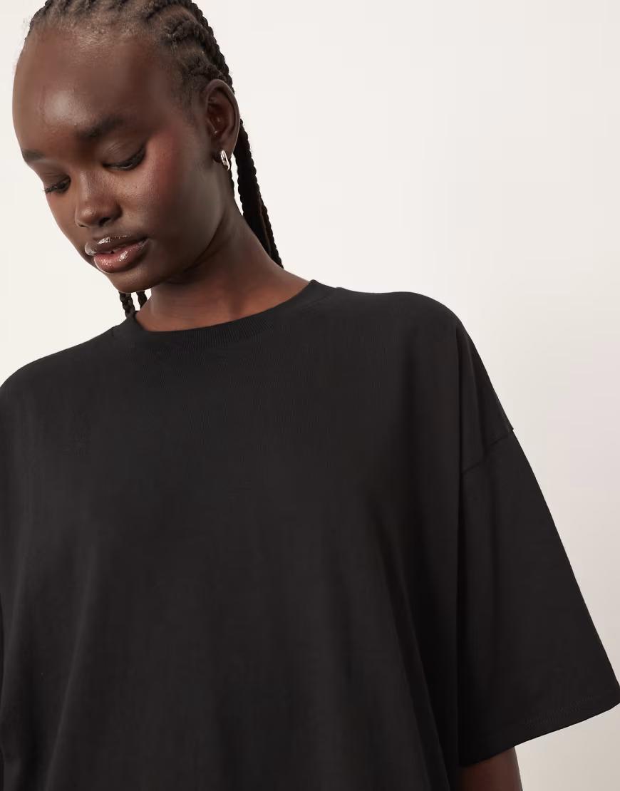 CZARNY T-SHIRT OVERSIZE
