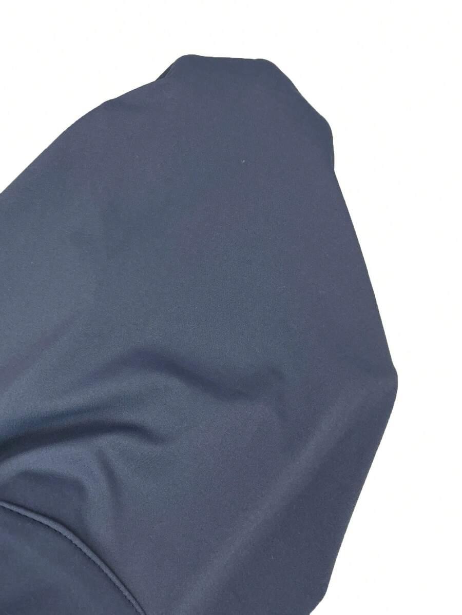 niebieska bluza zamek