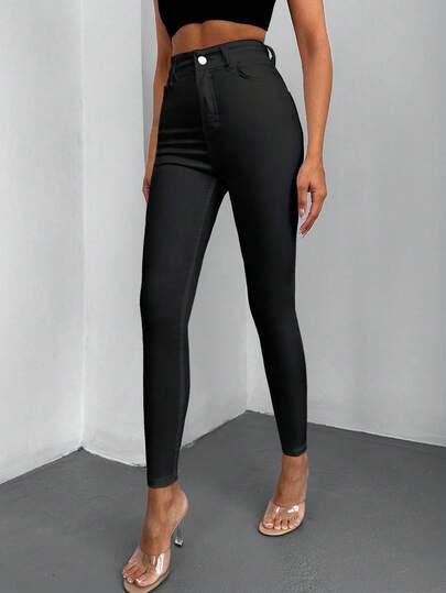 czarne spodnie jeans