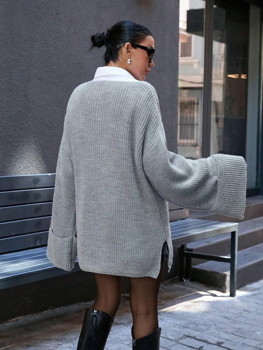 szary sweter oversize