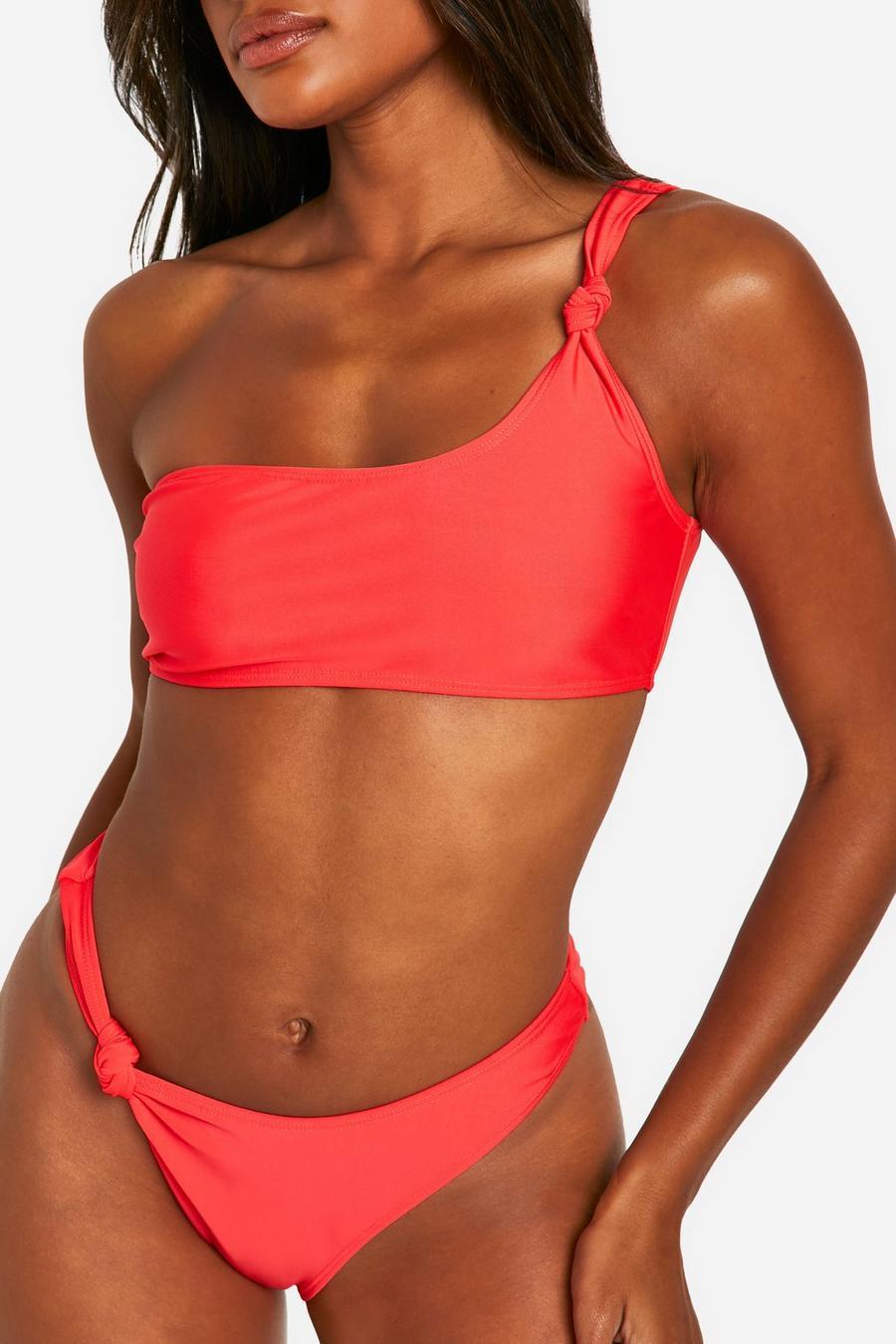 czerwony dół od bikini asymetria 