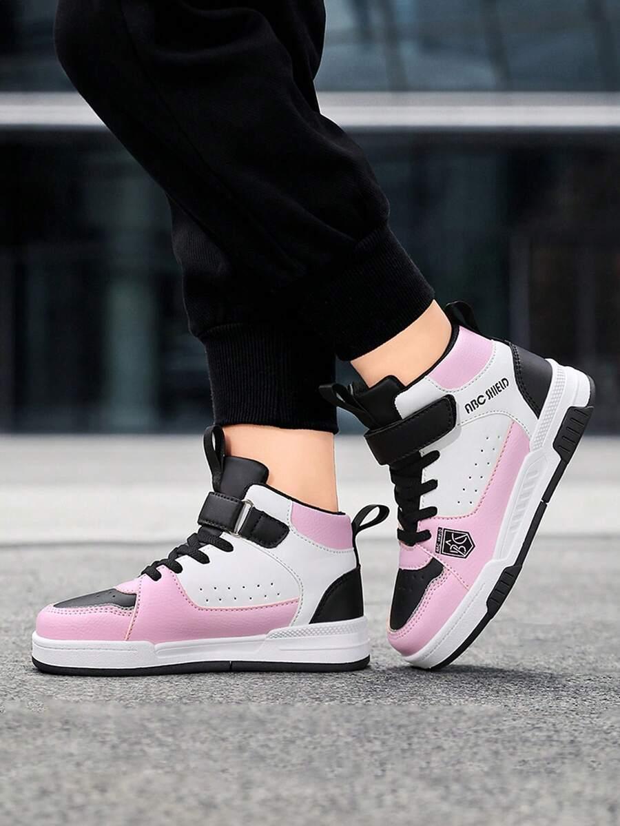 sznurowane buty sportowe 