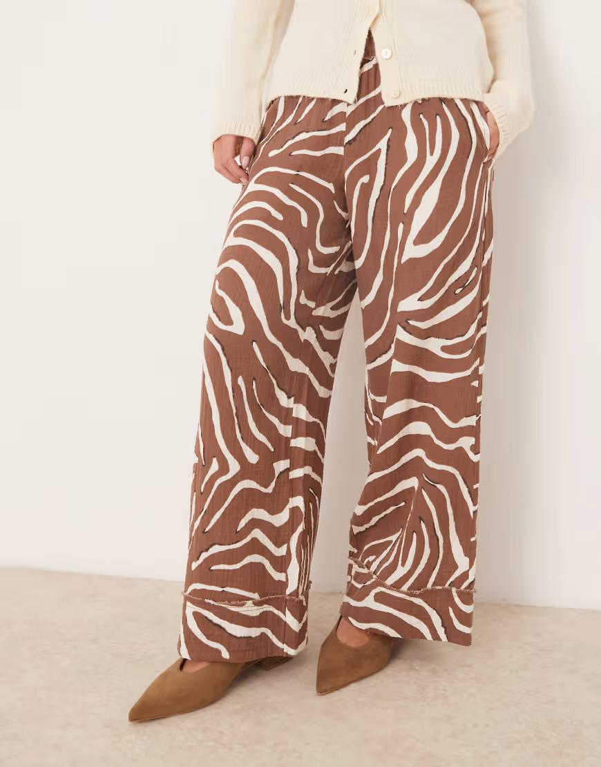 SPODNIE ANIMAL PRINT CASUAL