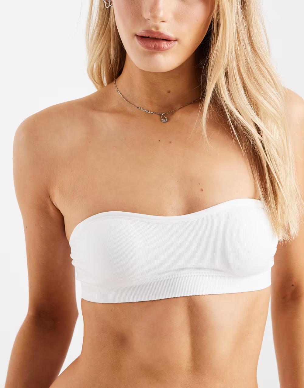 biały biustonosz bandeau